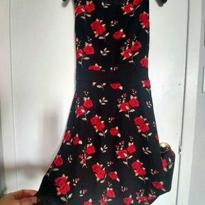 🔥 Final sale🎈 Red Roses dress, Suzy Chier size S